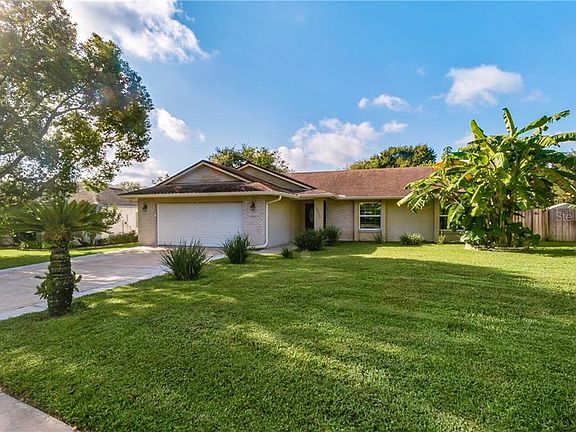 2nd image of 15730 Lake Hodge Ct