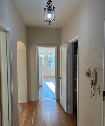 4th image of 1 Duane St APT 27