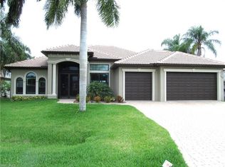 5239 Skylark Ct, Cape Coral, FL 33904
