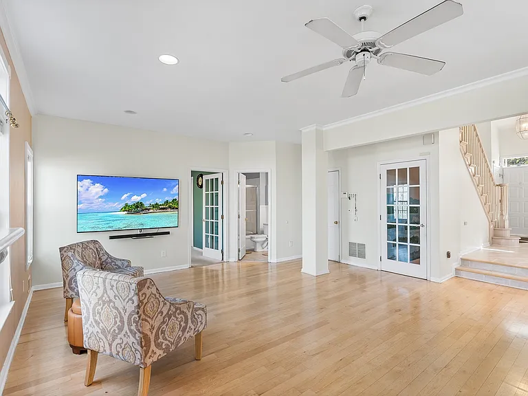 70 Hartley Ln — Photo 6