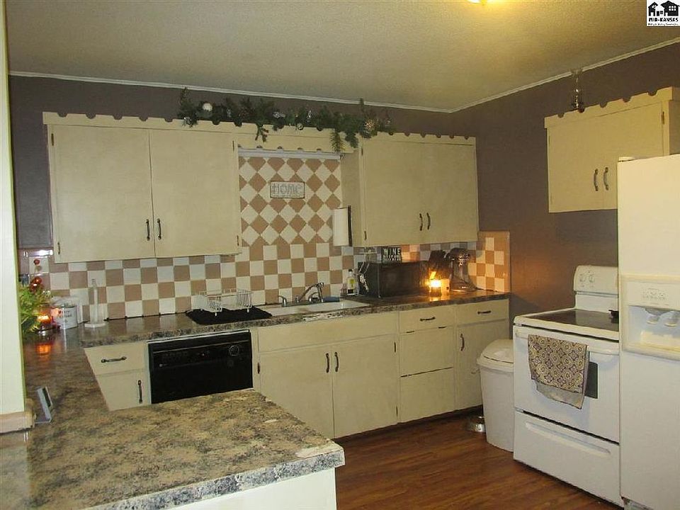 1st image of 305 E Washington Ave