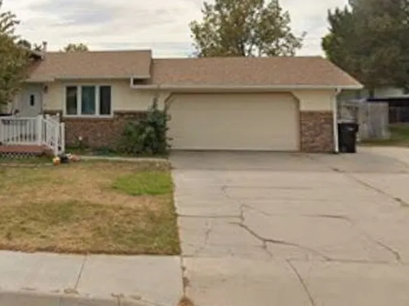 2002 E 29th St, Scottsbluff, NE 69361