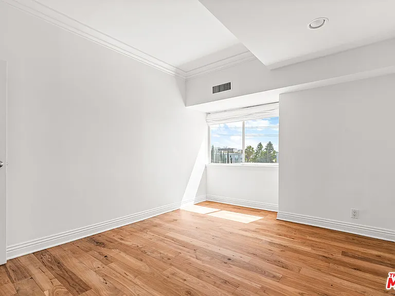 1155 N La Cienega Blvd #306 — Photo 25