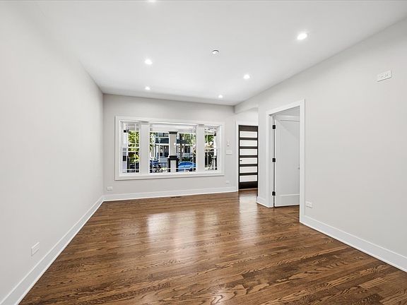 3rd image of 742 Highland Ave