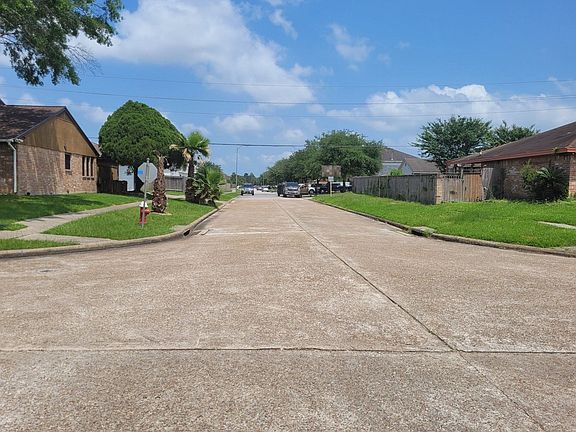 4th image of 7418 Fox Knoll Ln
