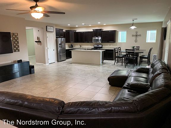 2nd image of 1139 E Pecan Orchard Loop
