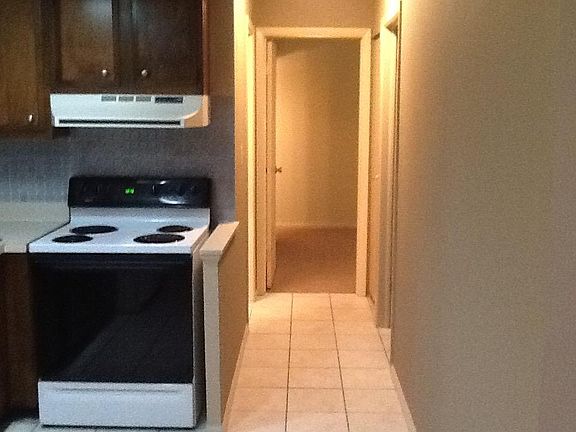 4th image of 926 S Lincoln St
