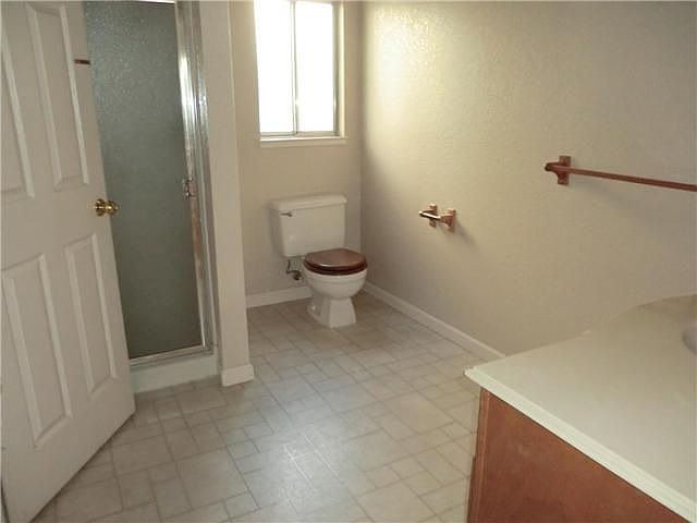 2nd image of 1701 Walnut Crest Way