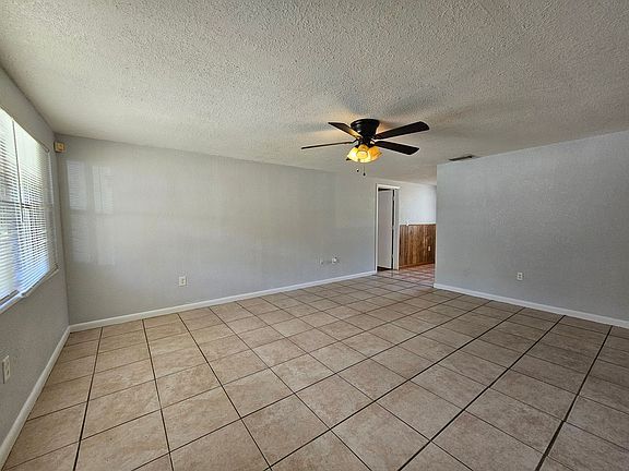 4th image of 1222 Gladys Ave