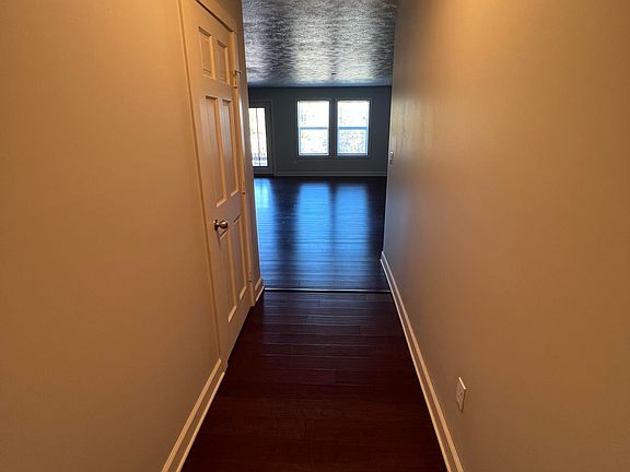 2nd image of 2928 Country Knoll Dr