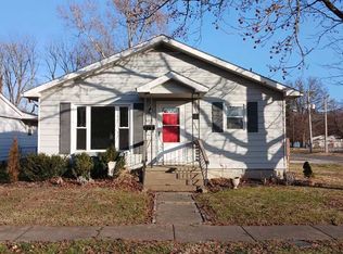 1331 Dean St, Centralia, IL 62801