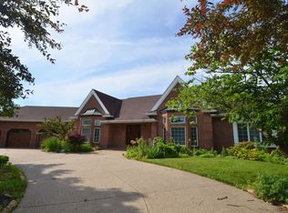 1910 Longwood Ln, Bloomington, IL