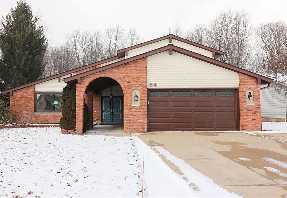 1st image of 32395 N Roundhead Dr