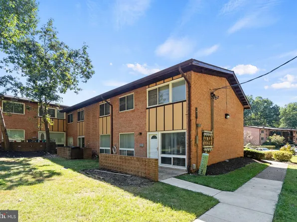 10148 Fair Woods Dr, Fairfax, VA 22030