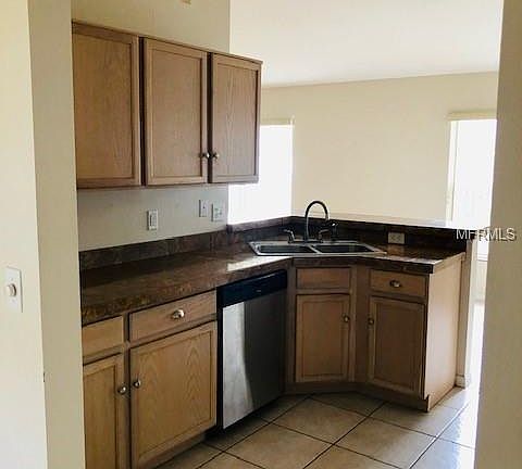 5th image of 1010 Arbor Hill Cir
