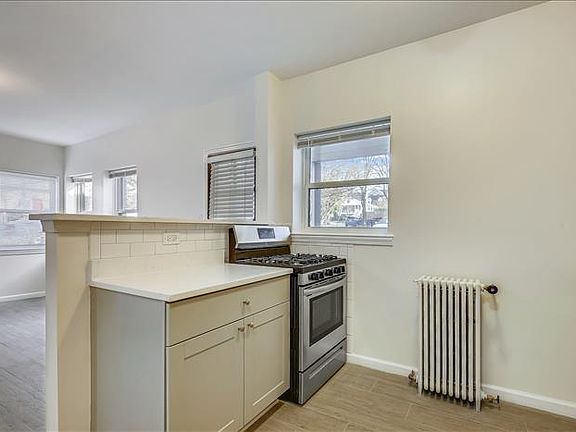 Gas stove and full size oven