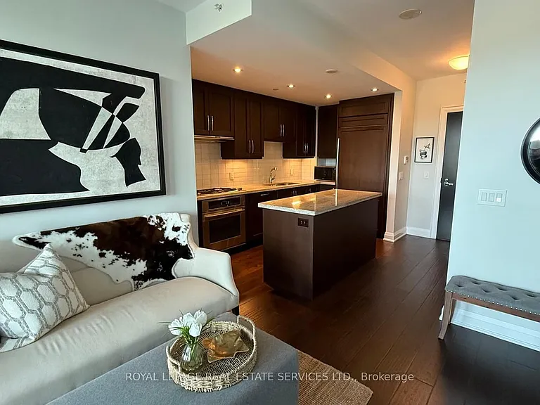 11 Bronte Rd #501 — Photo 4