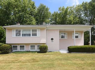 7 Samuels Ct, Kent Lakes, NY