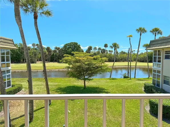 12 Vista Gardens Trl APT 204, Vero Beach, FL 32962