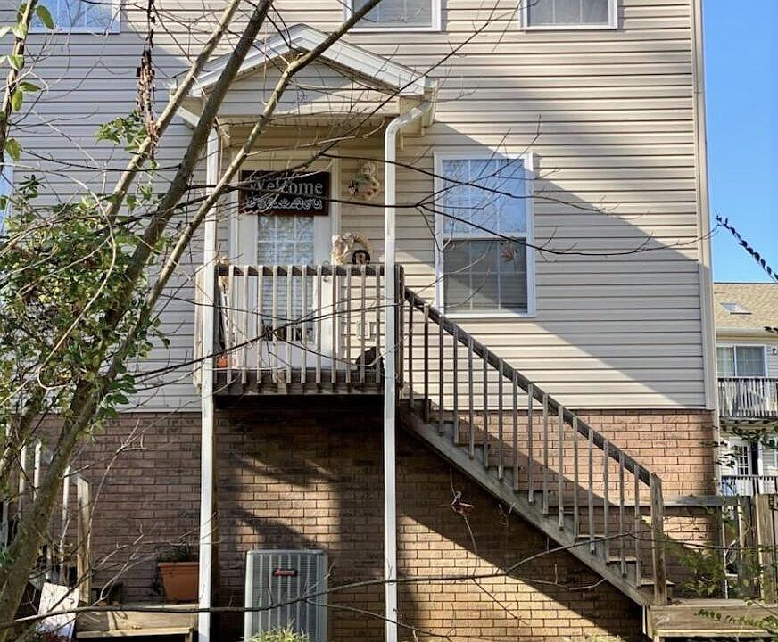 1st image of 2305 Greenwood Dr Unit 21