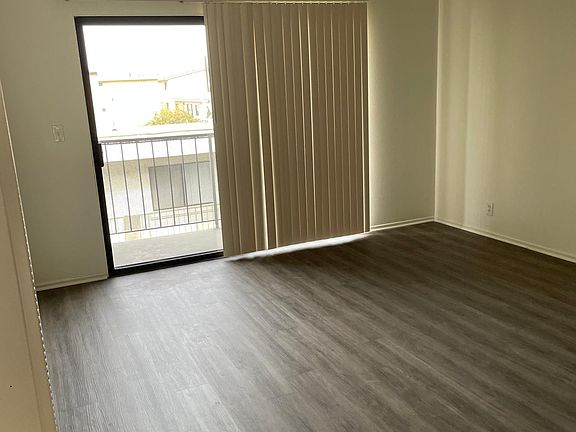 3rd image of 13016 Roselle Ave #40