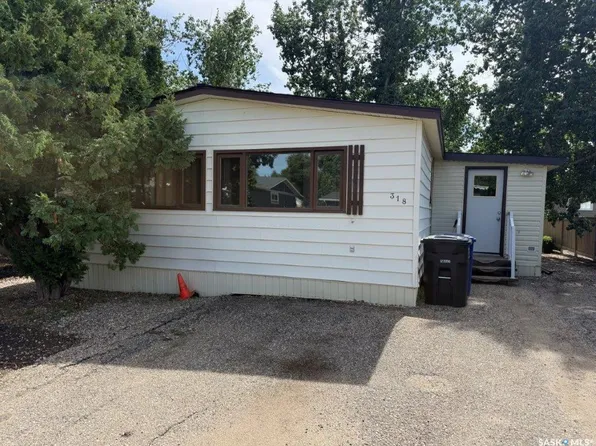 318 6th AVENUE SW, Eston, SK S0L 1A0