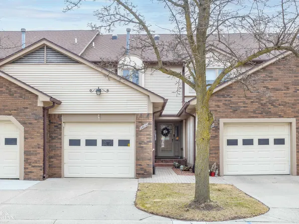 35032 Hidden Cove Ct #22, Harrison Township, MI 48045