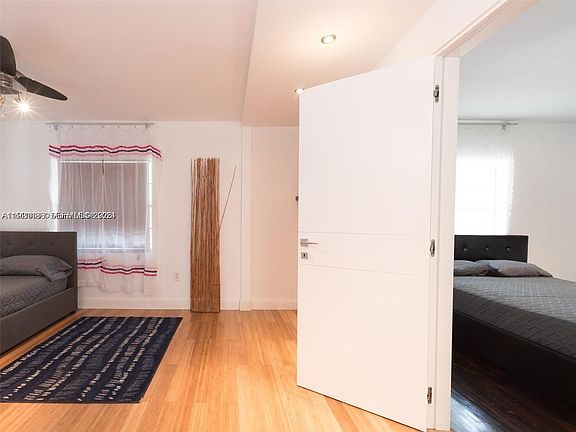 4th image of 1509 Fletcher St