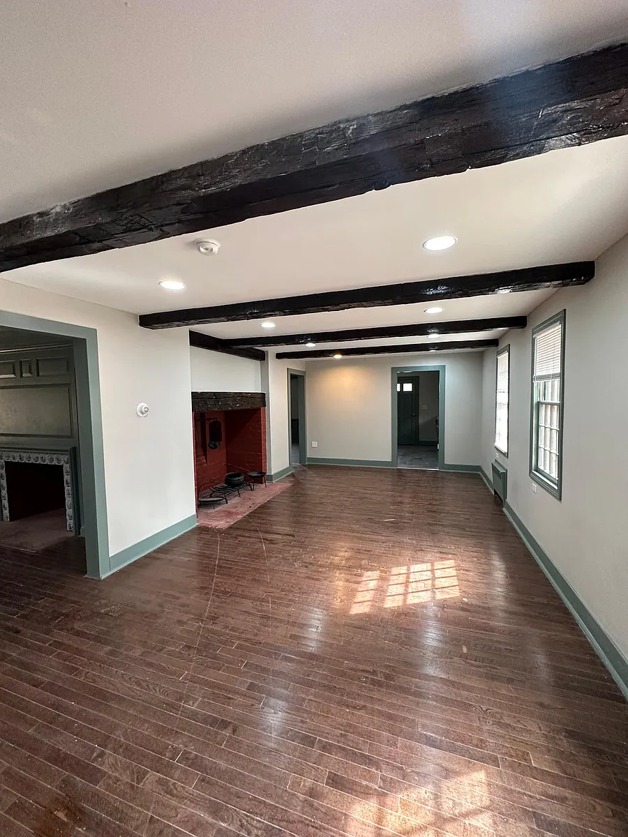 Building Photo - 2860 Whitney Ave #1