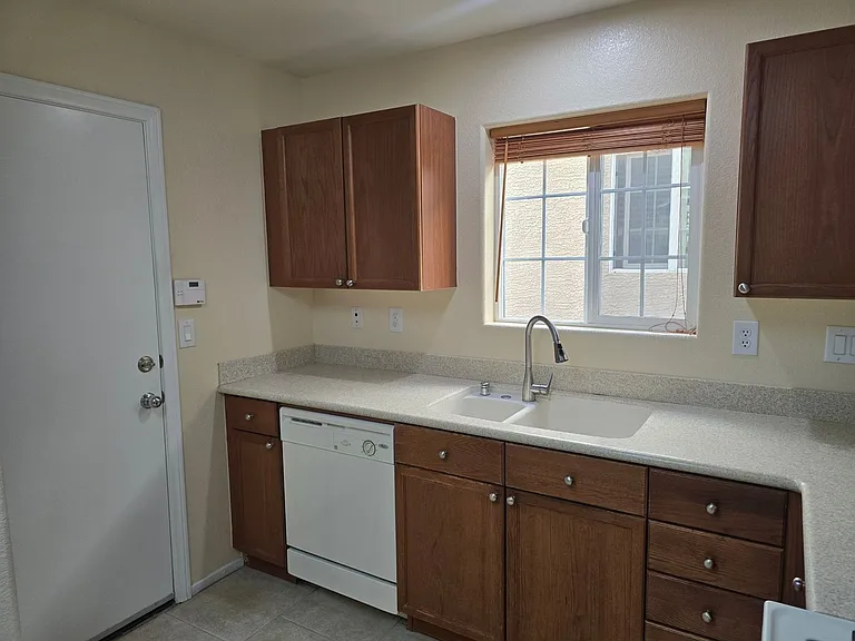 9160 Column Ct — Photo 12