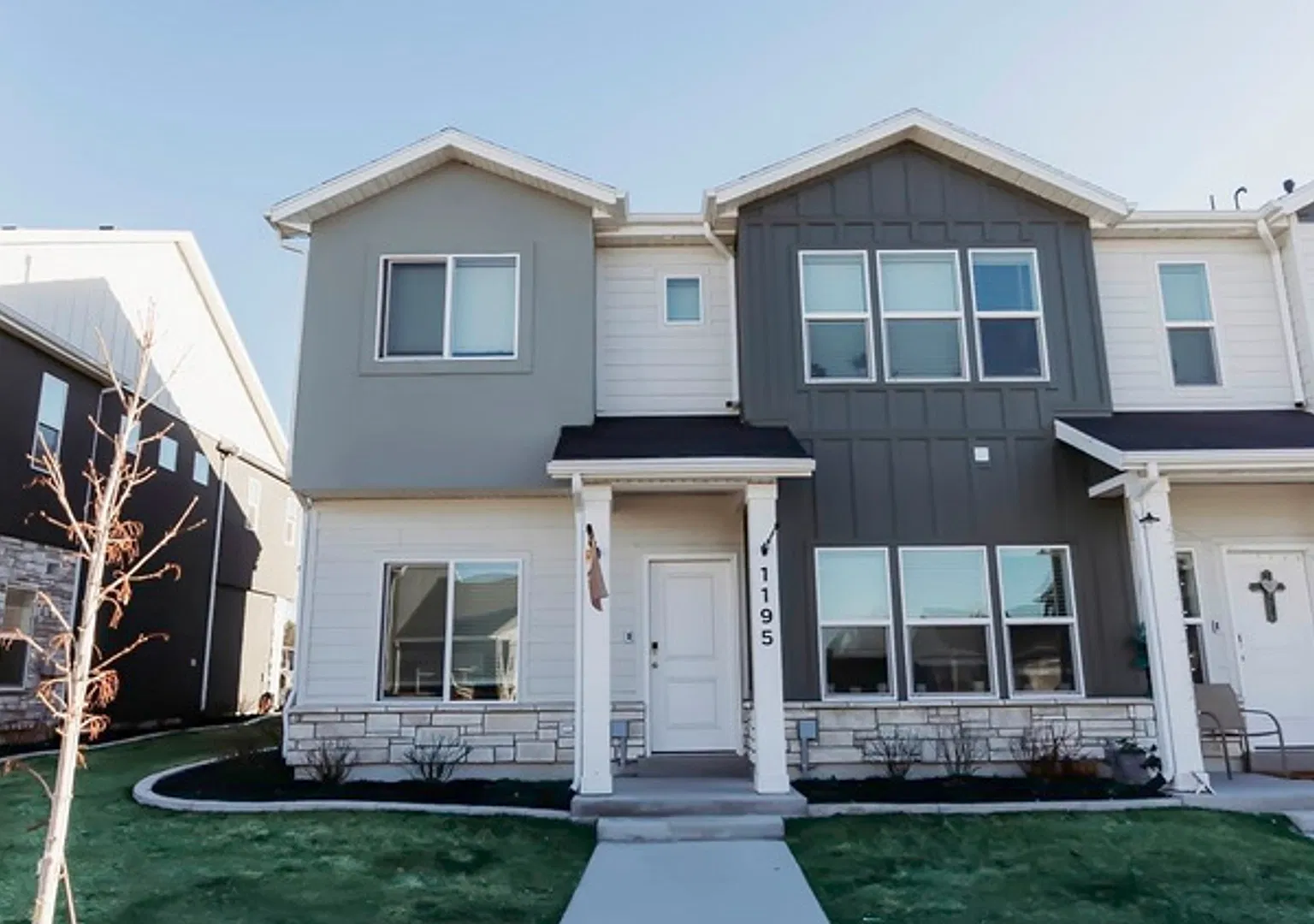 Like-New 2 bed/2.5 bath Townhome in Logan — Photo 1
