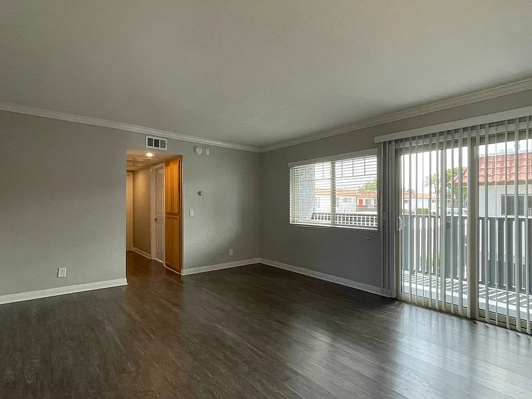 Park Plaza Apartments — Photo 104