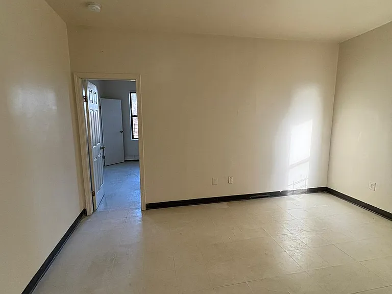 142 Orchard St — Photo 4