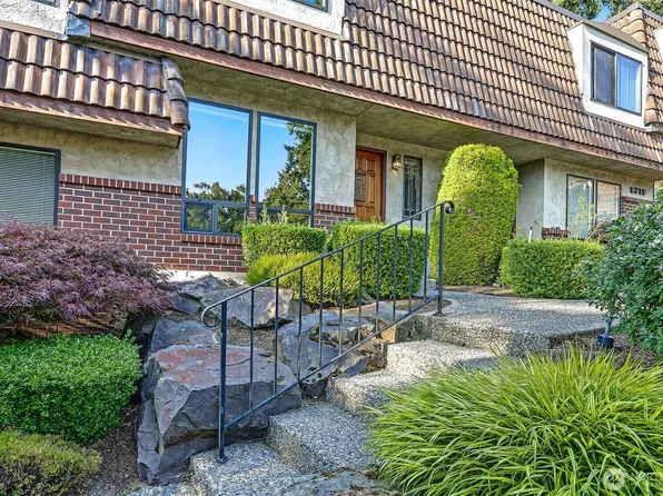 8719 238th Street SW #B3, Edmonds, WA 98026
