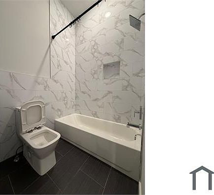 3rd image of 2138 N Franklin St #1
