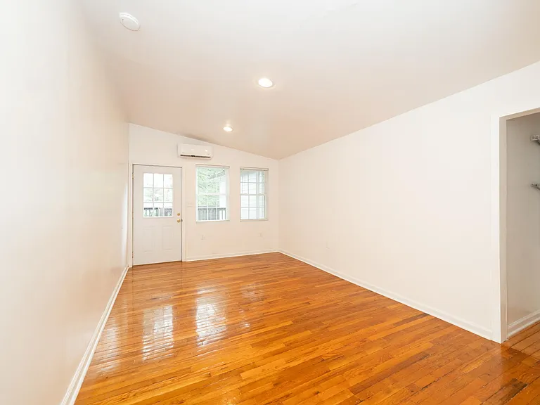 1213 Kendrick Rd — Photo 18
