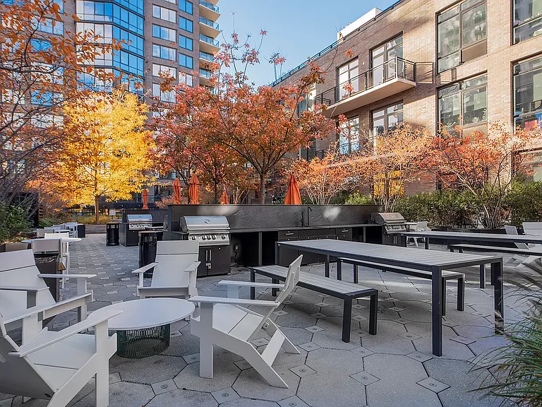 21 India St #T2409 — Photo 30