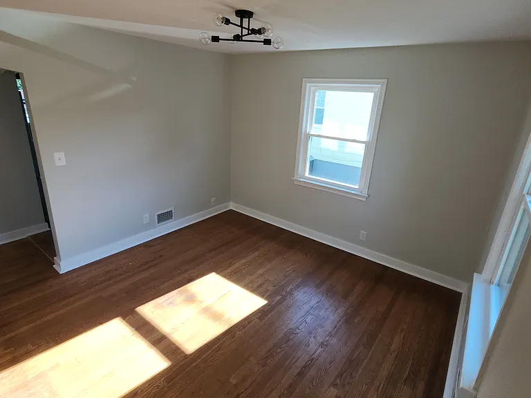 36 Liberty Ave — Photo 13
