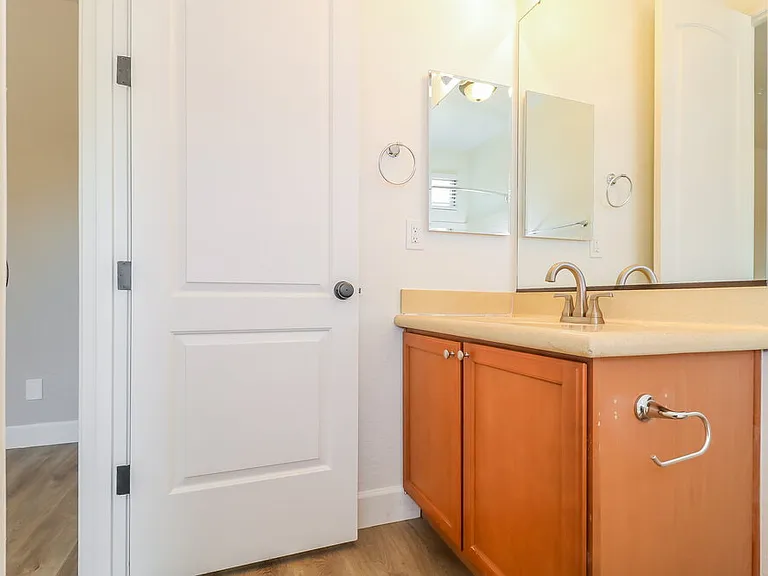 6512 S 49th Dr — Photo 15