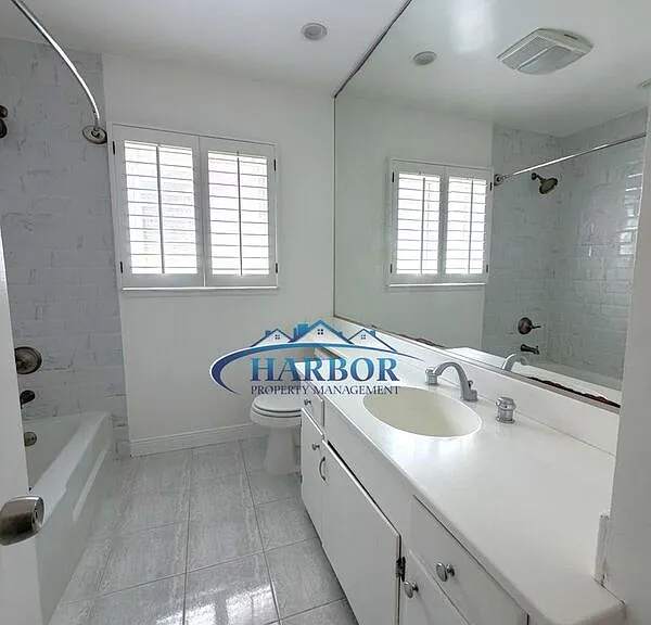 1630 Miracosta St — Photo 5