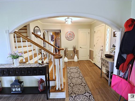 4th image of 482 Girard Rd