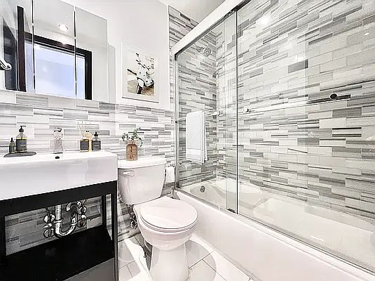5th image of 203 W 108th St APT 5