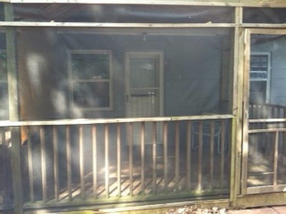 Awesome screened porch!