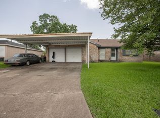 105 Grantham Rd, Baytown, TX 77521