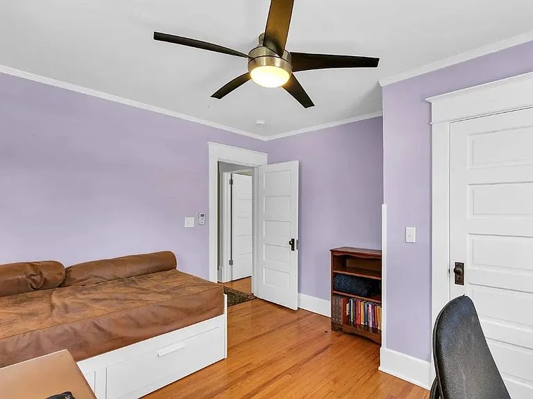 702 W Indiana Ave — Photo 25