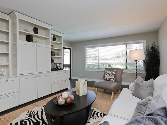 4th image of 2140 Santa Cruz Ave APT A208