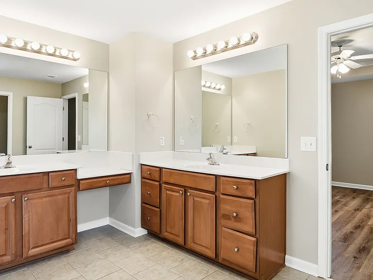 Add'l view Owner's Bath