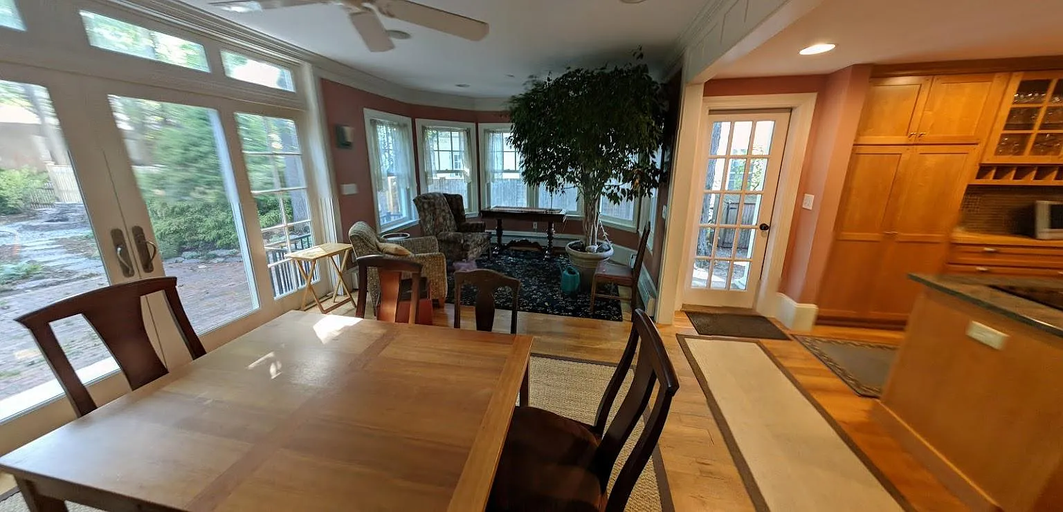 3 bed, 1.5 bath, 1940 sqft, $4,500 — Photo 2