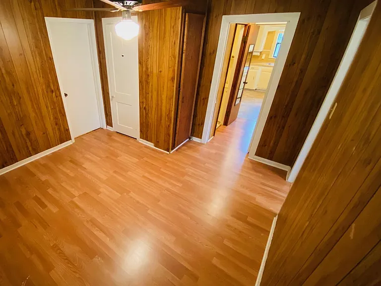 365 E Irby St — Photo 12
