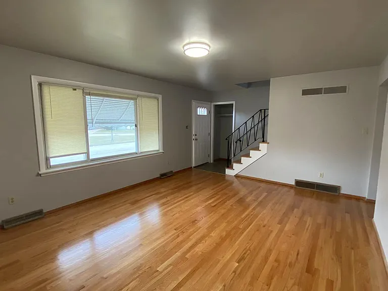7201 Birch Pl — Photo 3
